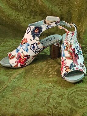 Spring Step by L'Artiste Tapestry
